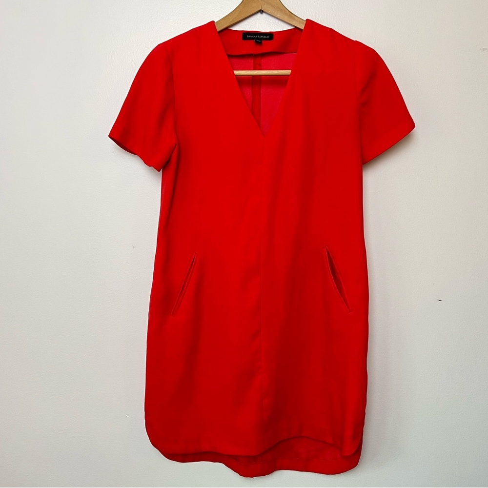 Banana Republic Women Size 6P Shift Dress Red Short Sleeve High Low Holiday - Picture 1 of 6